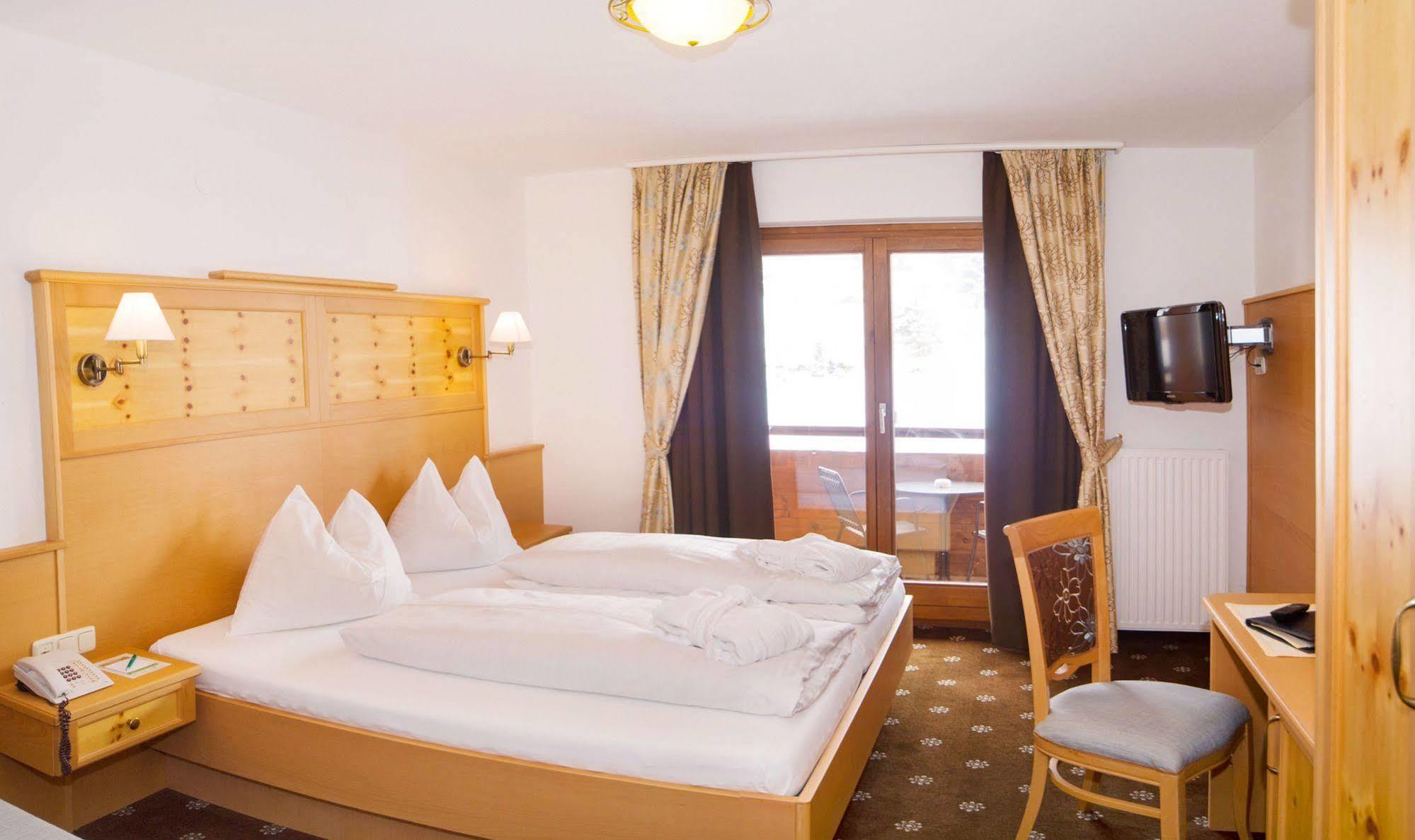 Hotel Kitzspitz Sankt Jakob in Haus Exterior photo